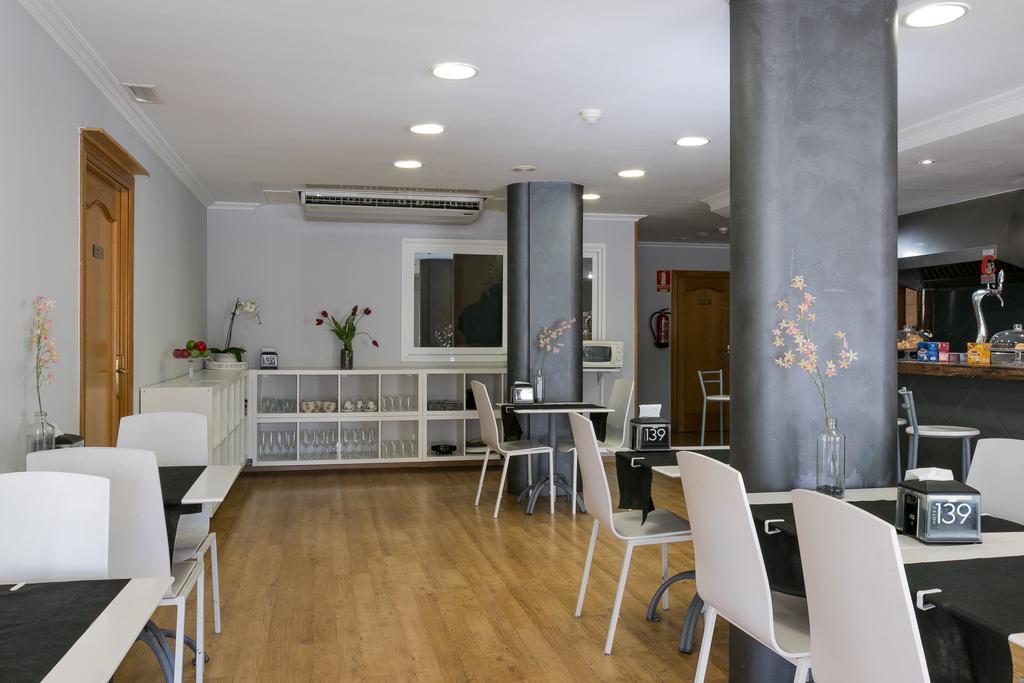 Hotel 139 Castelldefels Eksteriør bilde